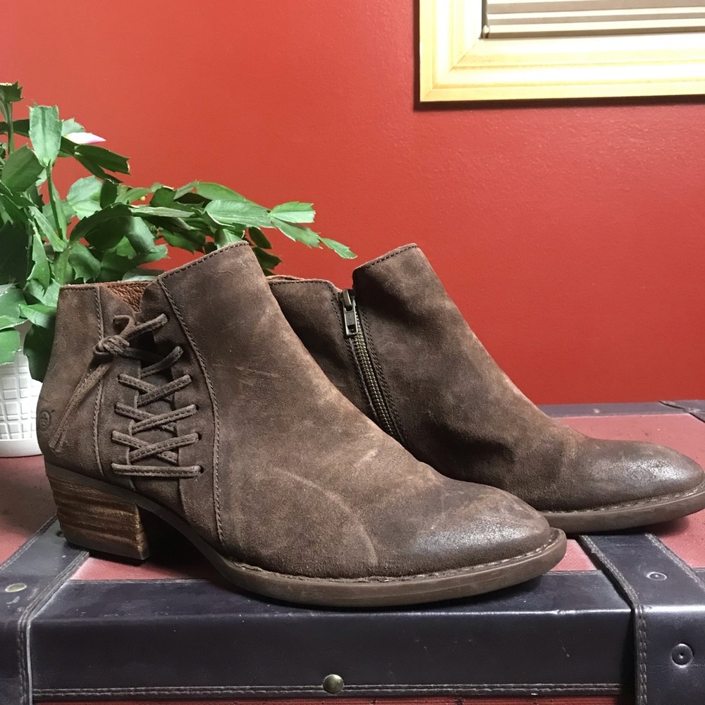 🏇 Born Bessie Brown Distressed Leather Ankle Boots